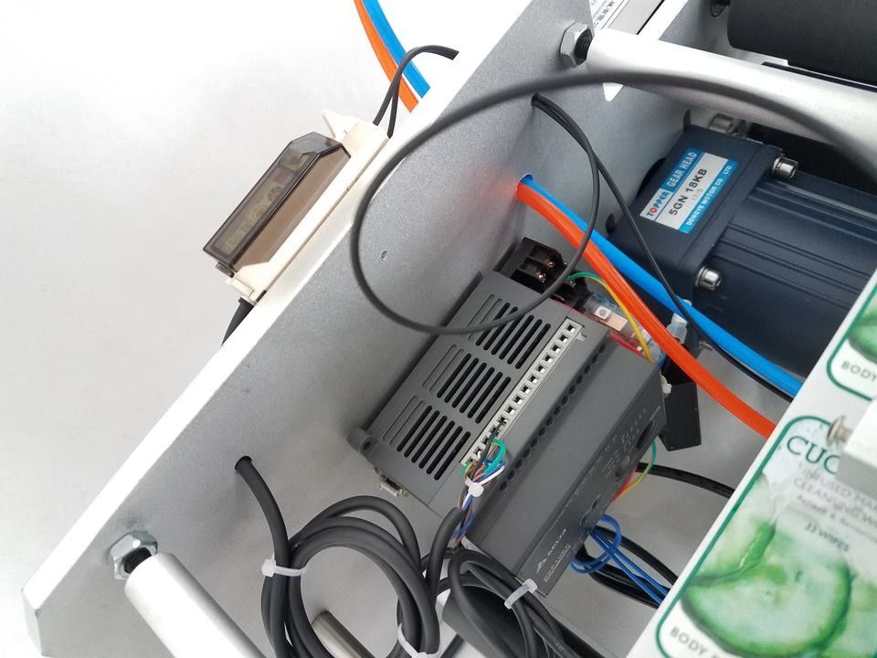 데스크톱 접착 스티커 반 자동 병 라벨 응용기 Pneumatic 유형