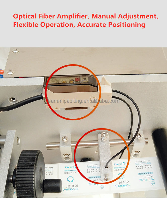 공장 가격 상단 및 하단 라벨링 머신 퀘어 병 평면 표면 접착 라벨 디스펜서 머신 라벨 스트립